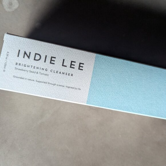 Indie Lee Brightening Cleanser - Picture 7 of 16